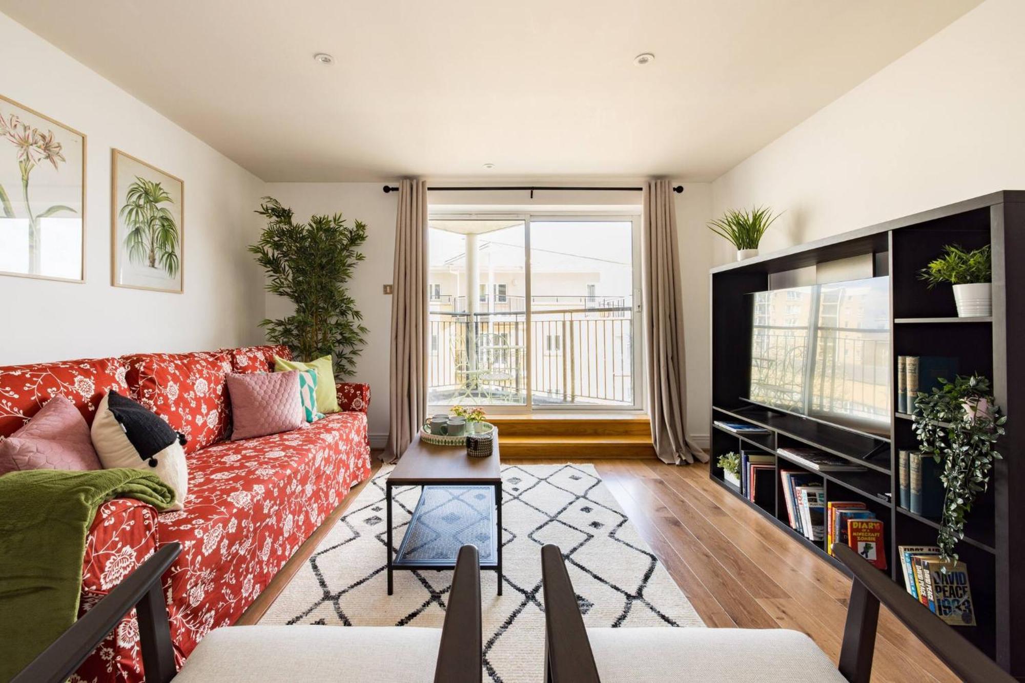 Wild Roses Service Apartments - East India London Exterior photo