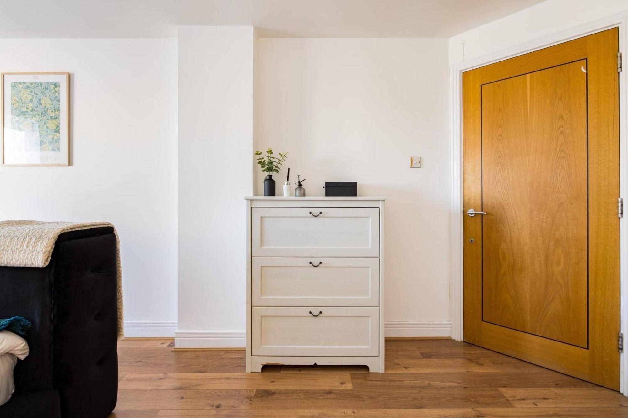 Wild Roses Service Apartments - East India London Exterior photo