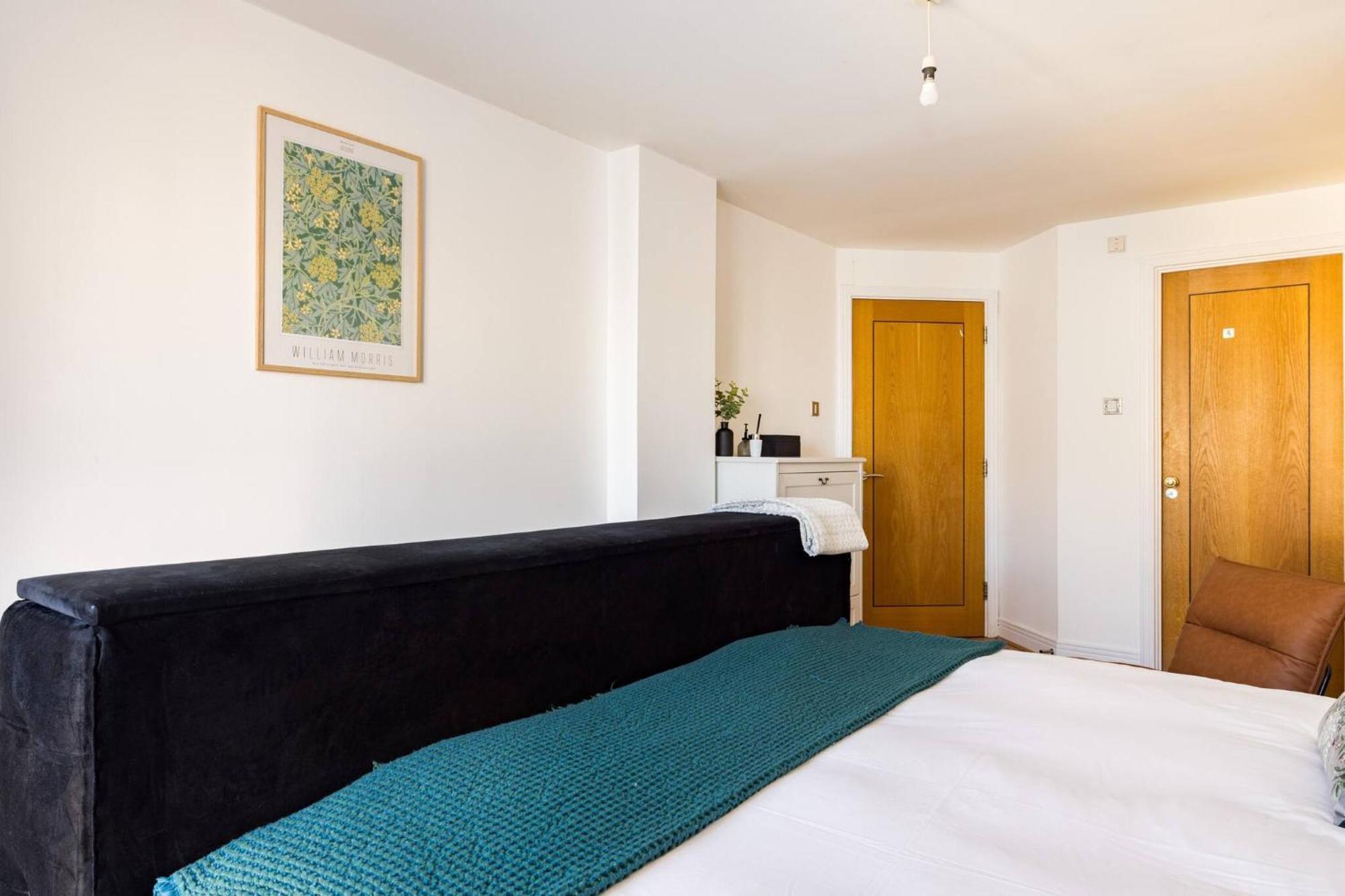 Wild Roses Service Apartments - East India London Exterior photo