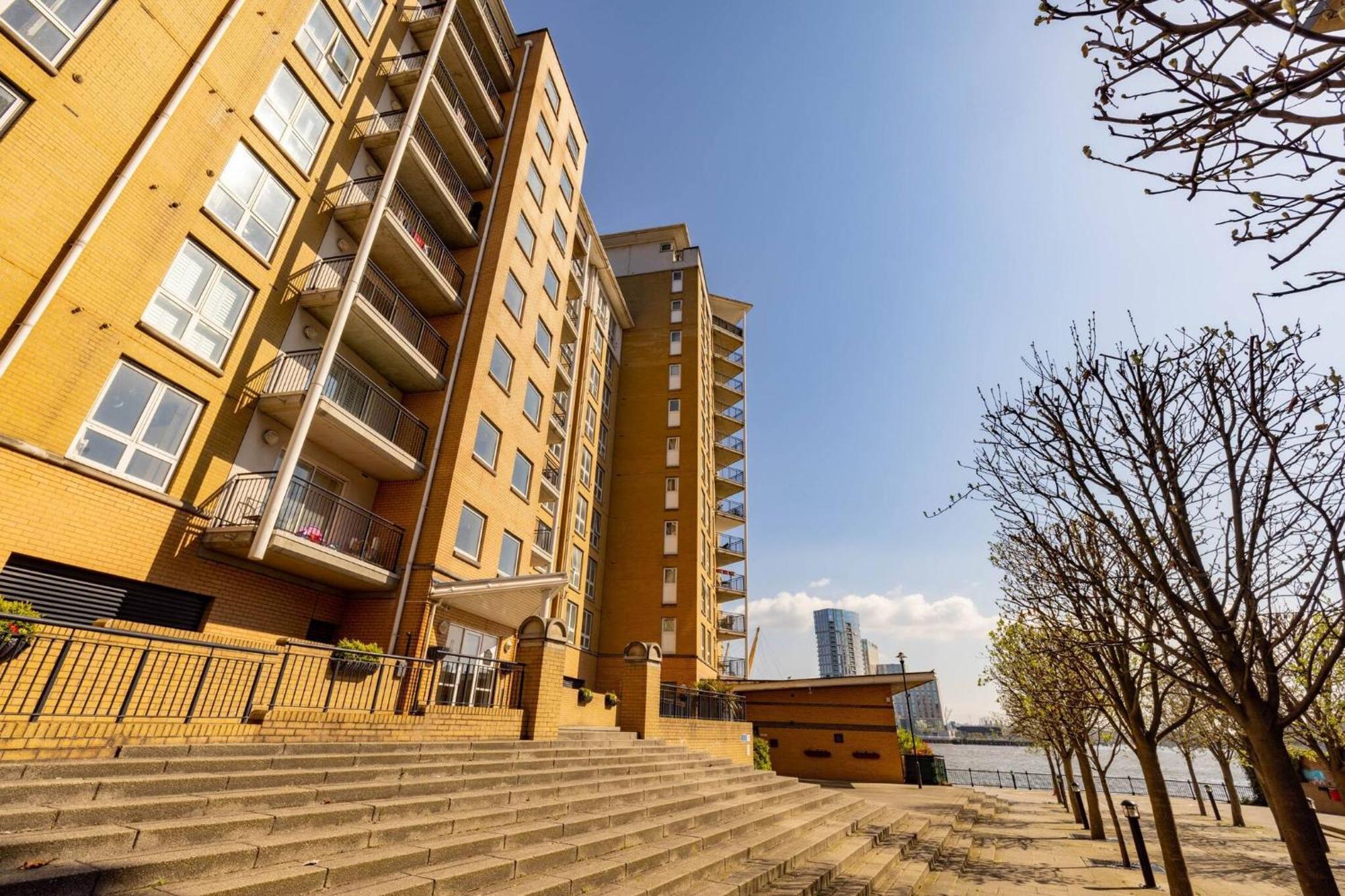 Wild Roses Service Apartments - East India London Exterior photo